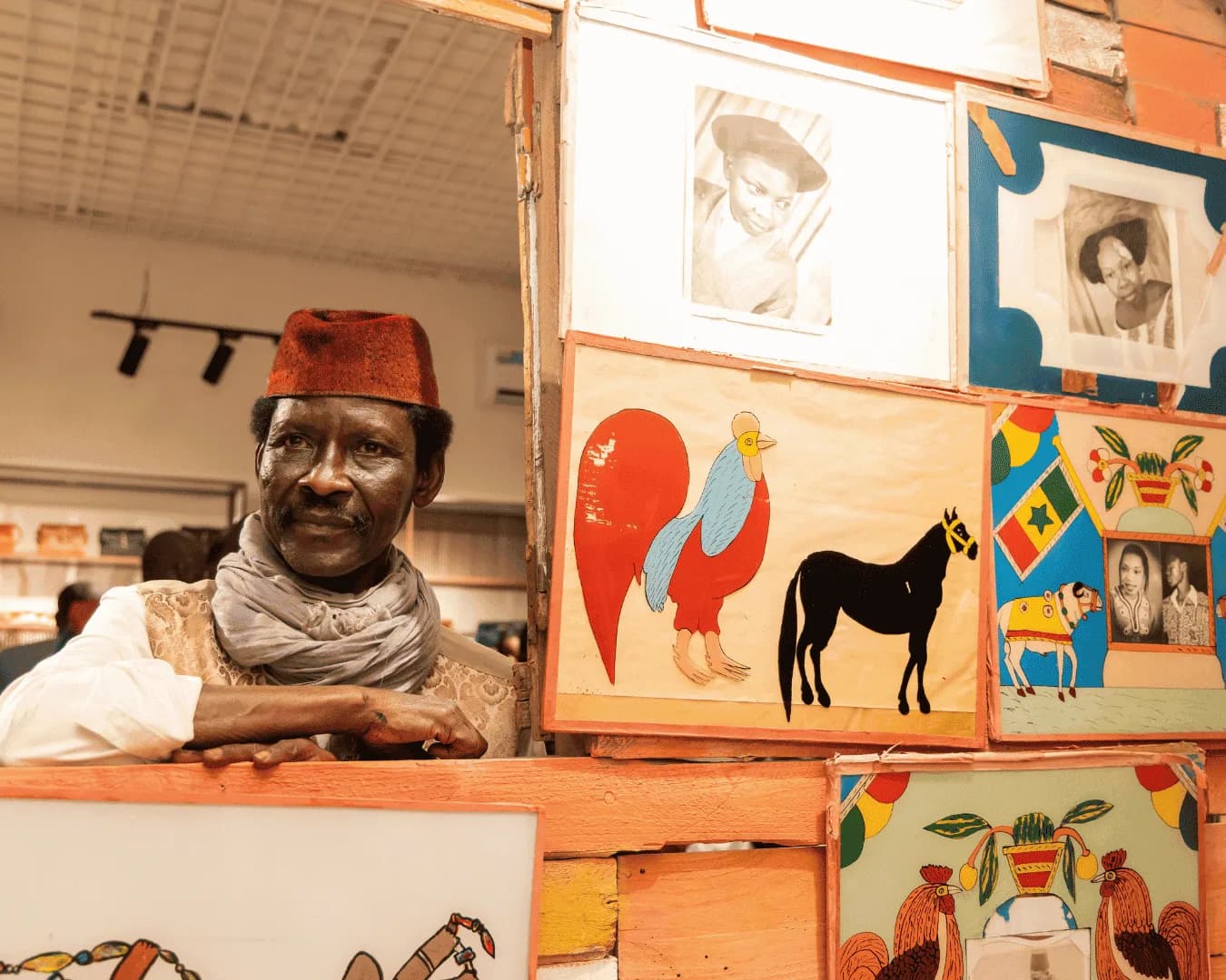 Découvrez l'expo du moment au sein de MARAZ DAKAR: l'Art du "Suwer" par le peintre Seriñ Ndiaye